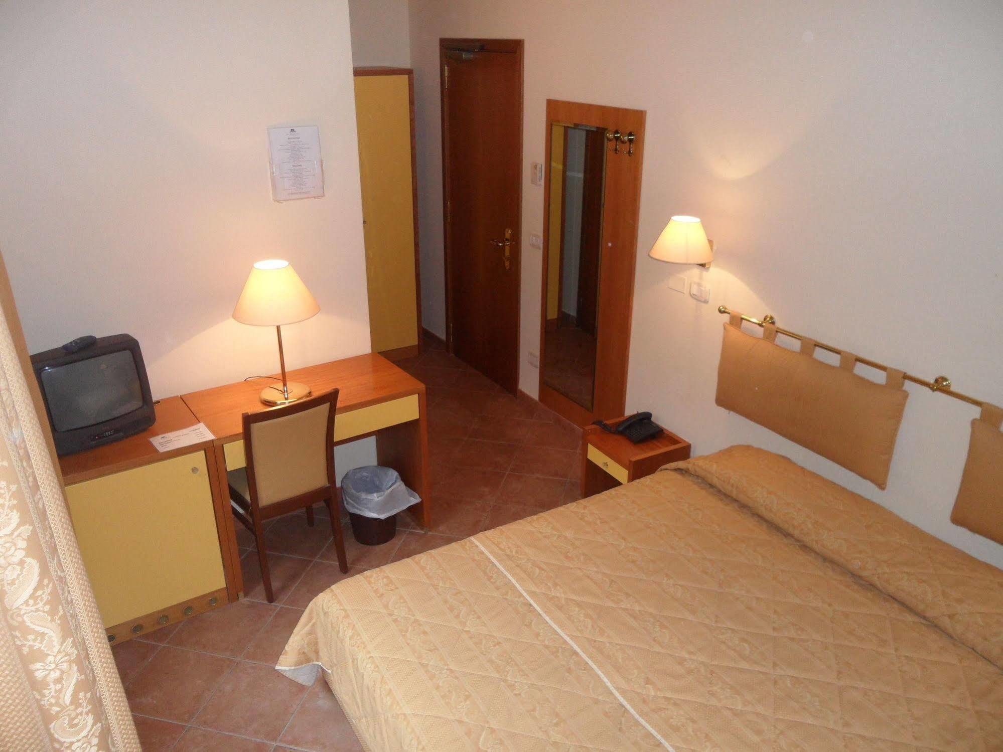 Hotel La Vedetta Livorno Eksteriør billede